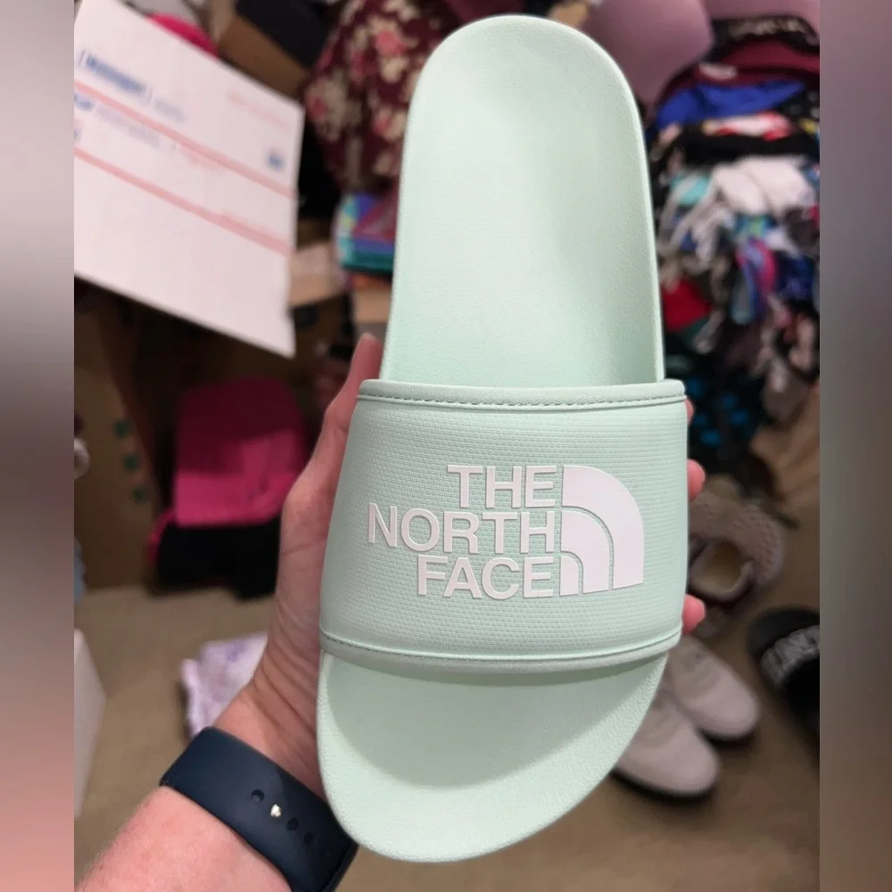 North Face Slides - Picture 4 of 8